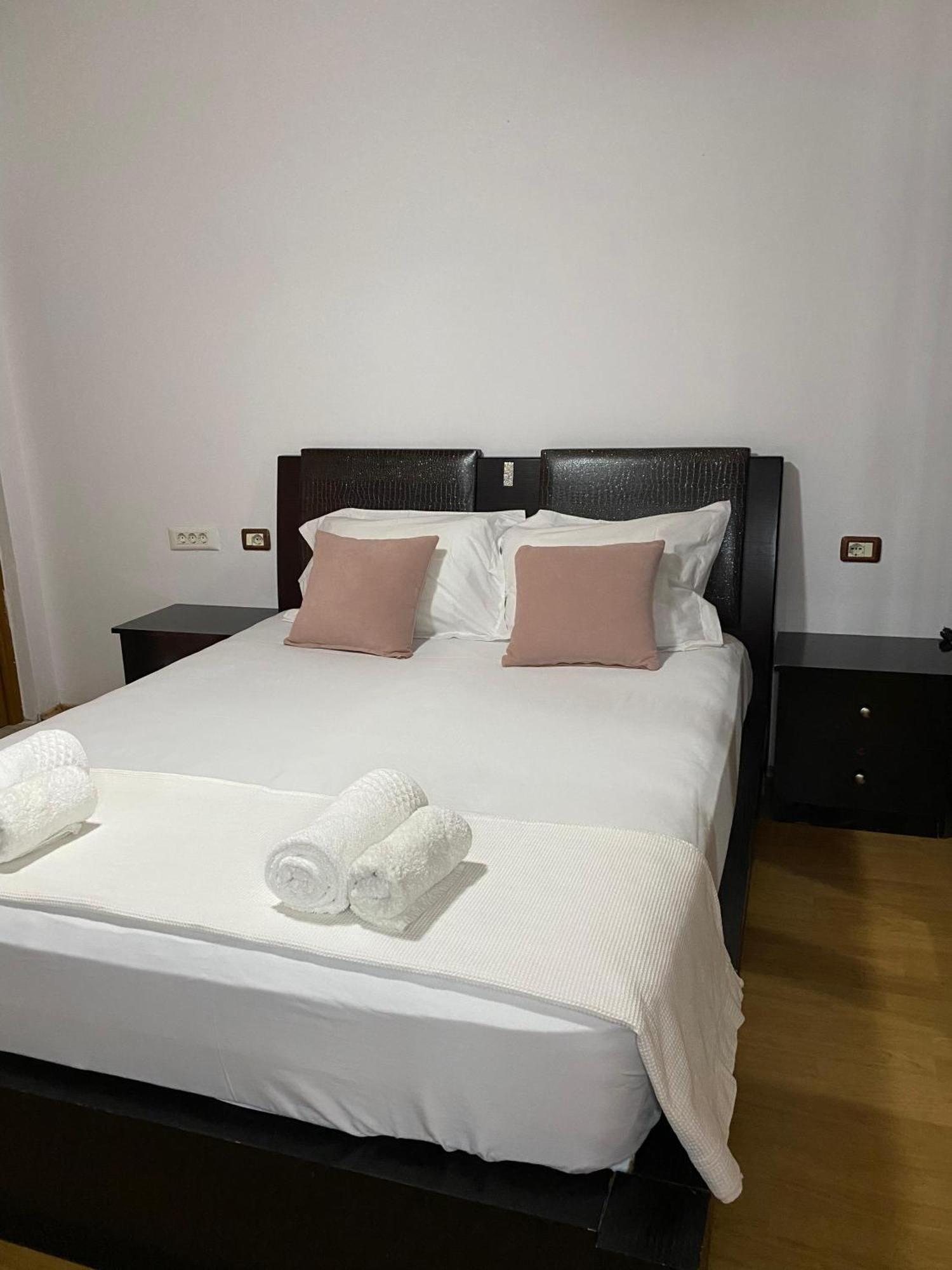 Bertis Guest House Gjirokastër Eksteriør billede