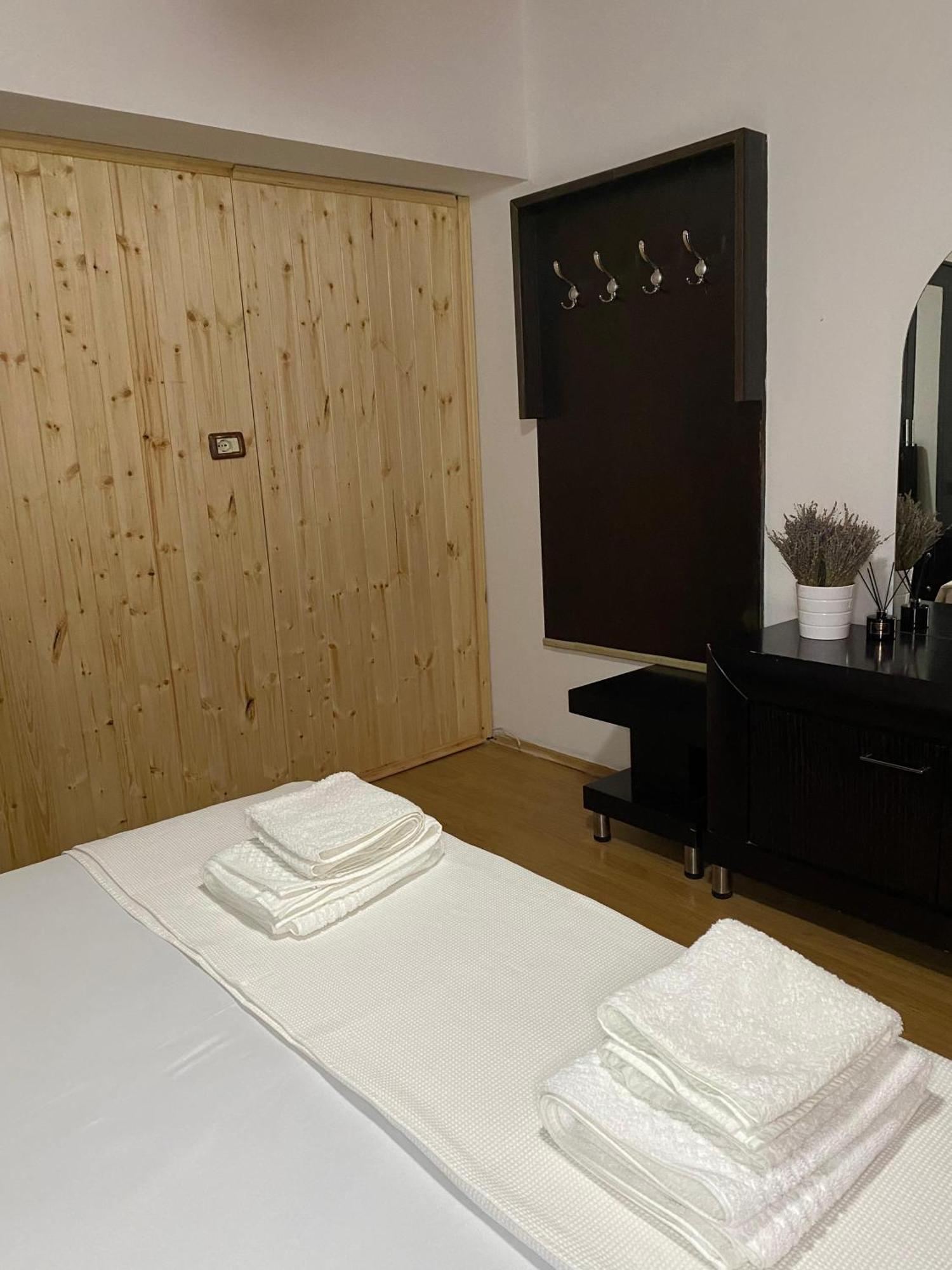 Bertis Guest House Gjirokastër Eksteriør billede