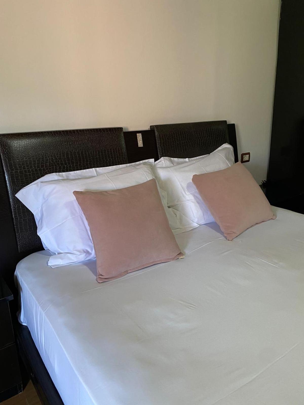 Bertis Guest House Gjirokastër Eksteriør billede